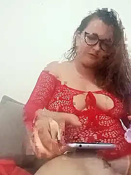 Snapshot of florecita_69 chatting on January 8, 2026, 2:45 pm florecita 69 online show from January 8, 2026, 2:45 pm