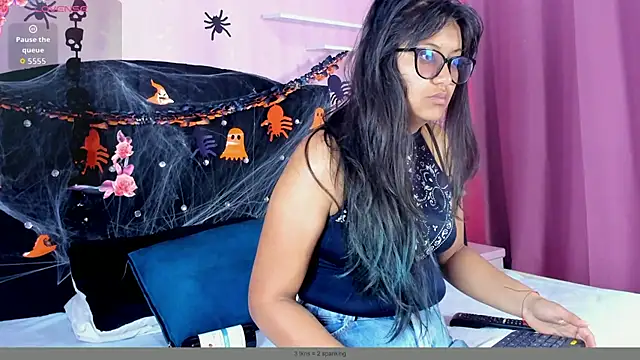 Snapshot of Azul_Moon chatting on October 25, 2025, 3:49 am Azul Moon online show from October 25, 2025, 3:49 am