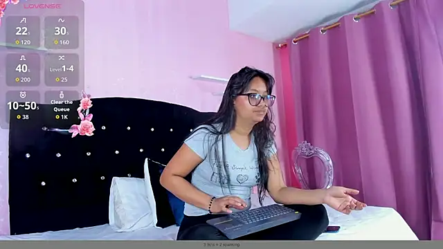 Snapshot of Azul_Moon chatting on November 9, 2025, 3:54 am Azul Moon online show from November 9, 2025, 3:54 am