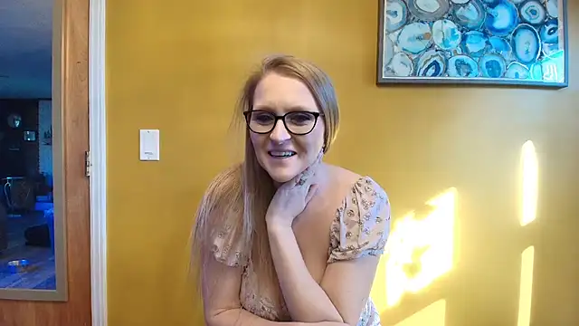 Snapshot of Thesquirtnqueen chatting on December 3, 2025, 3:11 pm Thesquirtnqueen online show from December 3, 2025, 3:11 pm