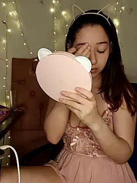 Snapshot of -rosi chatting on November 9, 2025, 2:26 am -rosi online show from November 9, 2025, 2:26 am