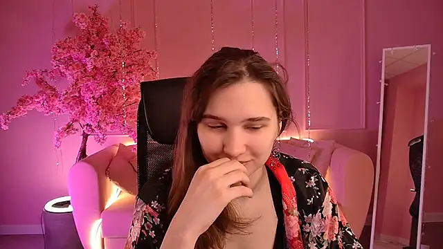 Snapshot of TessaMill chatting on March 3, 2026, 9:27 am TessaMill online show from March 3, 2026, 9:27 am