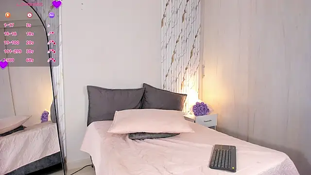 MissVioleet  online show from April 16, 2026, 9:39 pm