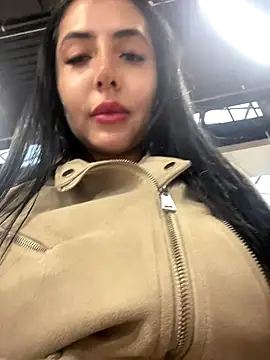 Snapshot of oh_nina chatting on October 27, 2025, 8:21 pm oh nina online show from October 27, 2025, 8:21 pm