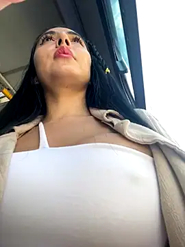 Snapshot of oh_nina chatting on September 28, 2025, 9:22 pm oh nina online show from September 28, 2025, 9:22 pm