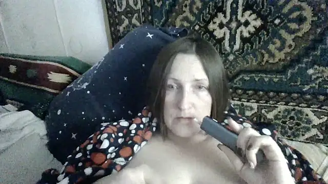 Snapshot of AllaSowinskaya chatting on November 21, 2025, 8:35 am AllaSowinskaya online show from November 21, 2025, 8:35 am