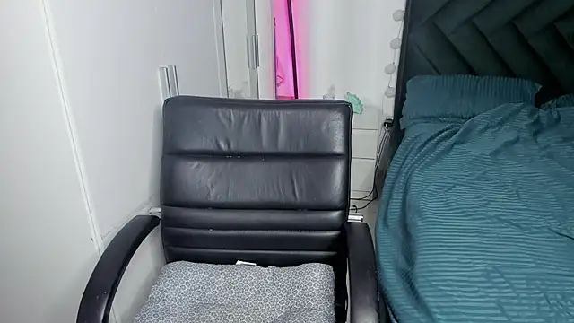 Snapshot of LovelyAria_ chatting on September 29, 2025, 7:41 pm LovelyAria online show from September 29, 2025, 7:41 pm