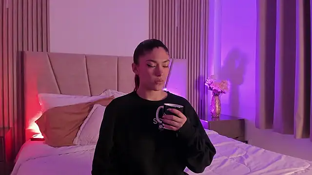 Victoria Beaumont online show from January 8, 2026, 11:27 am