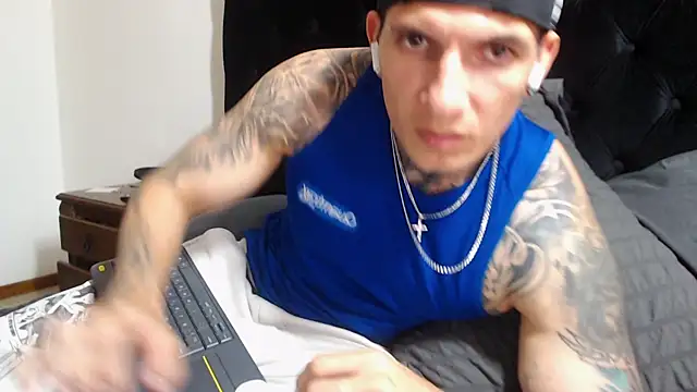 Snapshot of Shane_Clay chatting on December 16, 2025, 7:51 pm Shane Clay online show from December 16, 2025, 7:51 pm