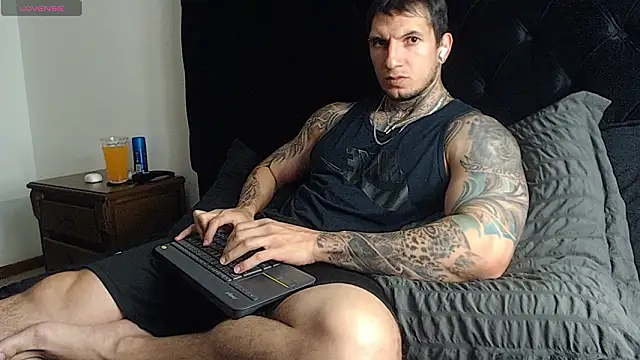 Snapshot of Shane_Clay chatting on February 9, 2026, 7:01 pm Shane Clay online show from February 9, 2026, 7:01 pm