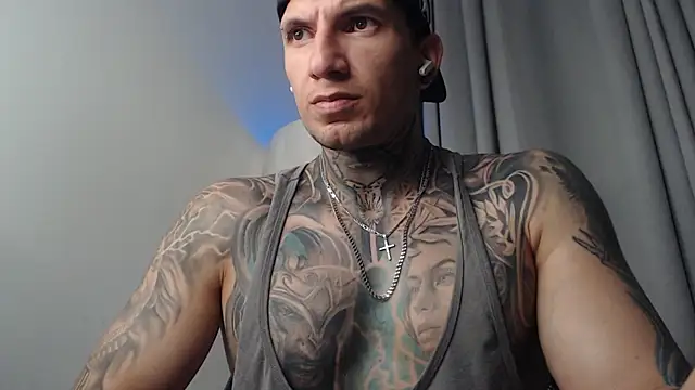 Snapshot of Shane_Clay chatting on December 18, 2025, 11:52 pm Shane Clay online show from December 18, 2025, 11:52 pm