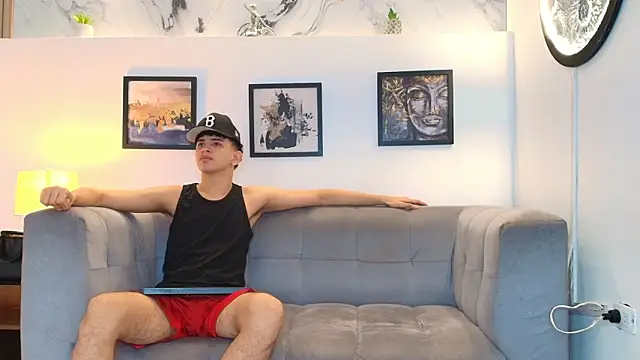 TWINKS FRIENDS online show from March 5, 2026, 1:19 pm