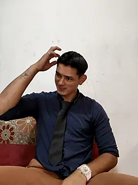 Hiroshi Shen online show from September 9, 2025, 11:19 am