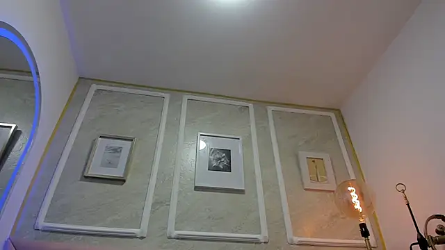 violet myerrs online show from November 22, 2025, 7:24 pm