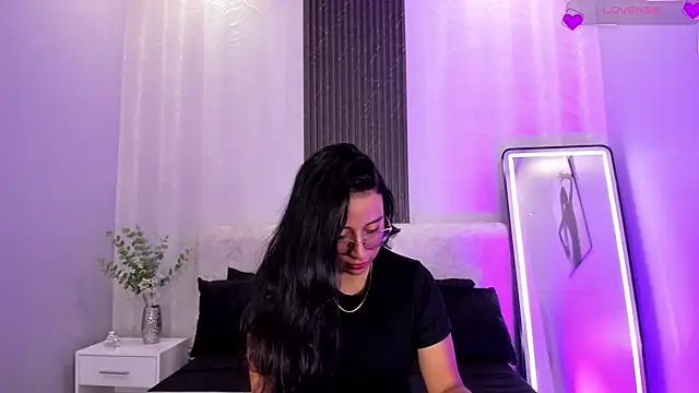 Snapshot of zoe_martins_ chatting on July 17, 2026, 5:32 pm zoe martins online show from July 17, 2026, 5:32 pm