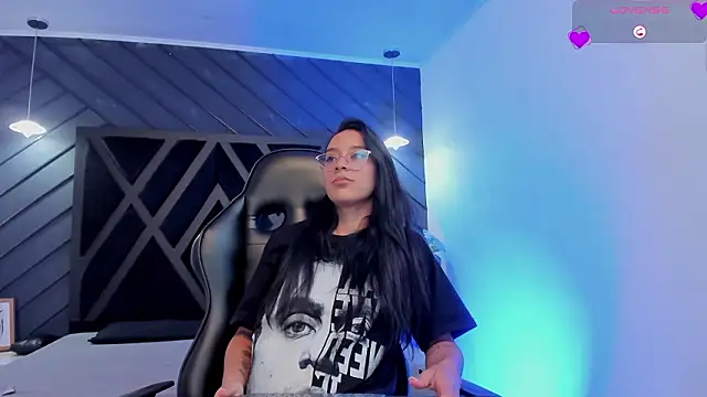 zoe martins  online show from February 6, 2026, 5:31 pm