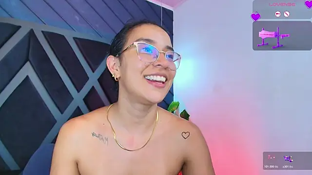 Snapshot of zoe_martins_ chatting on April 30, 2026, 8:57 pm zoe martins online show from April 30, 2026, 8:57 pm