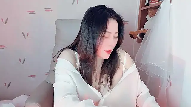 Snapshot of Eve5215 chatting on February 8, 2026, 5:21 pm Eve5215 online show from February 8, 2026, 5:21 pm