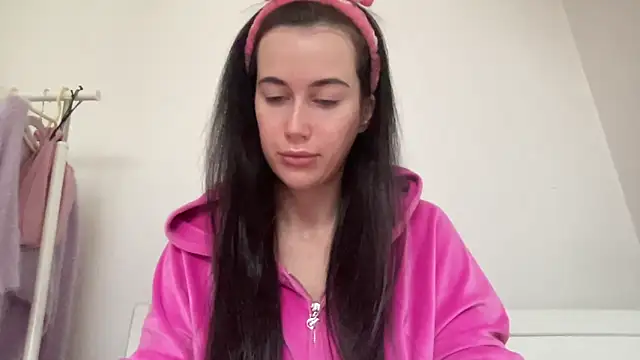 Snapshot of Talyo19 chatting on December 20, 2025, 10:07 am Talyo19 online show from December 20, 2025, 10:07 am