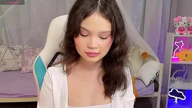 EmilyChaves online show from January 12, 2026, 7:26 am