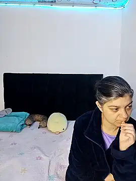 Snapshot of queemking chatting on January 18, 2026, 1:20 am queemking online show from January 18, 2026, 1:20 am