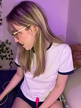 ReenKitty online show from January 8, 2026, 5:13 am