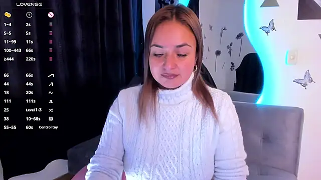 Snapshot of luciamature_ chatting on November 6, 2025, 9:30 pm luciamature online show from November 6, 2025, 9:30 pm