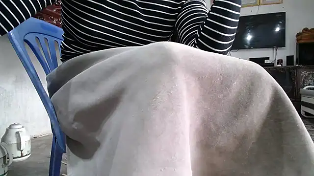 Snapshot of Elisa24 chatting on November 22, 2025, 1:26 am Elisa24 online show from November 22, 2025, 1:26 am