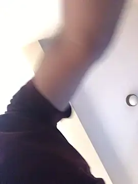 Nameee 17 online show from April 20, 2026, 2:40 pm