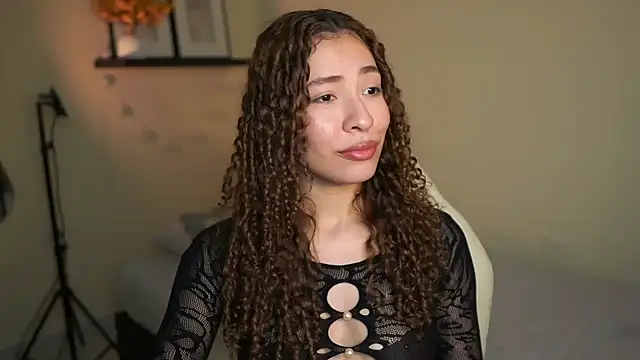 isabella-garcia- online show from February 24, 2026, 1:06 am