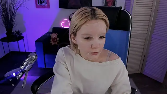 Snapshot of AuroraWrenfield chatting on January 13, 2026, 10:08 am AuroraWrenfield online show from January 13, 2026, 10:08 am