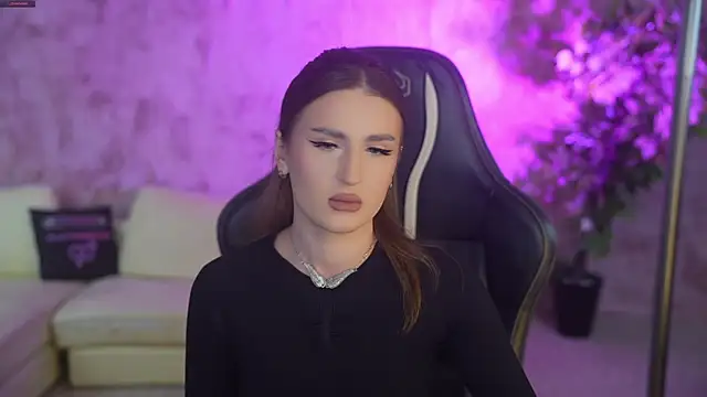 Snapshot of Goldie_Flame chatting on December 14, 2025, 7:19 pm Goldie Flame online show from December 14, 2025, 7:19 pm