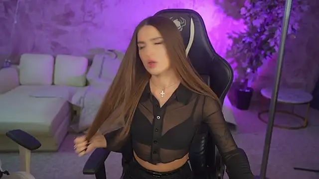 Snapshot of Goldie_Flame chatting on November 16, 2025, 7:51 pm Goldie Flame online show from November 16, 2025, 7:51 pm