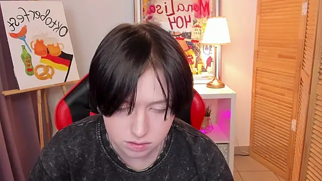 ayakskalermonss online show from September 28, 2025, 2:02 pm