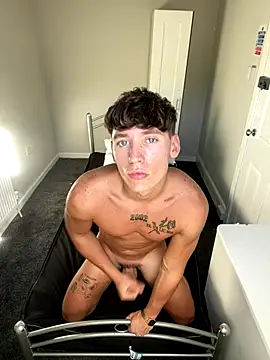 naughtyboy0124 online show from September 17, 2025, 3:25 pm