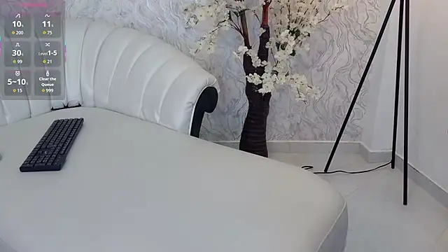 Snapshot of aura_sanders1 chatting on December 5, 2025, 11:53 am aura sanders1 online show from December 5, 2025, 11:53 am