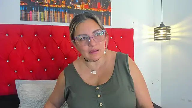 Snapshot of carolinacrus01 chatting on February 8, 2026, 4:15 pm carolinacrus01 online show from February 8, 2026, 4:15 pm