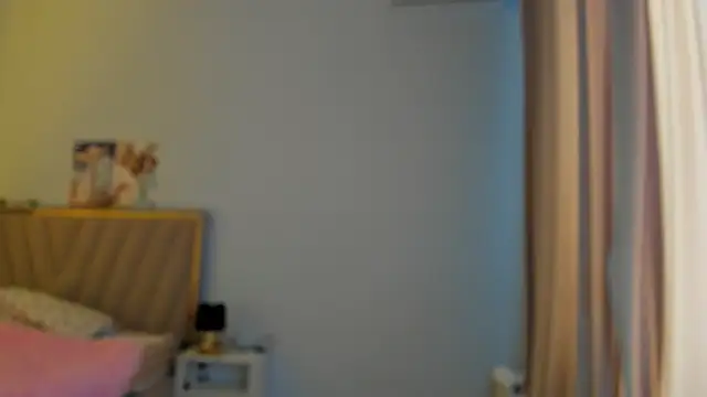 Snapshot of miko_moonn chatting on October 12, 2025, 4:03 am miko moonn online show from October 12, 2025, 4:03 am