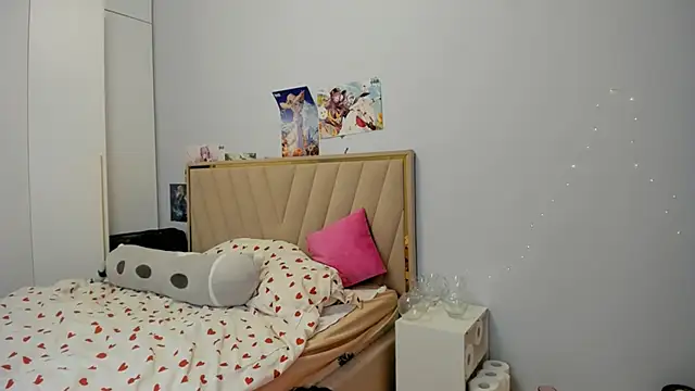 Snapshot of miko_moonn chatting on October 17, 2025, 3:54 am miko moonn online show from October 17, 2025, 3:54 am