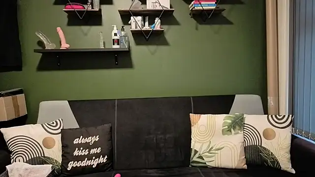 Eveline Beauty Kitty online show from November 29, 2025, 9:42 am