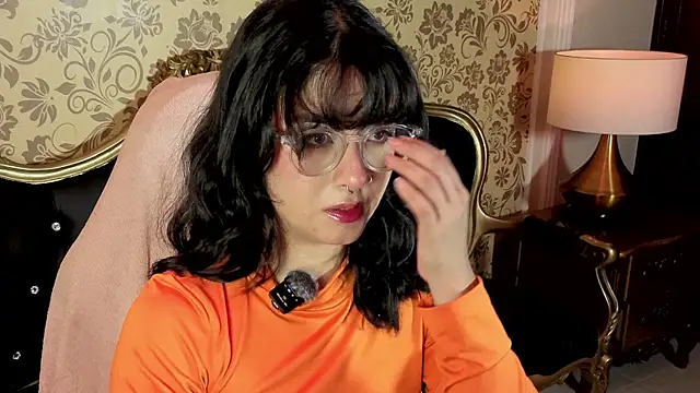 LiLLiAnderson online show from April 14, 2026, 12:32 pm