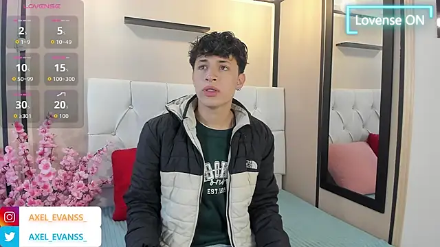 Axel  Evans online show from September 29, 2025, 11:49 am