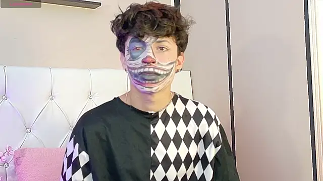 Axel  Evans online show from October 30, 2025, 1:09 pm