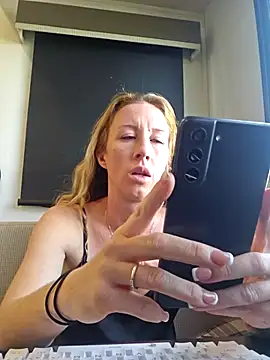 Snapshot of bmorganne420 chatting on December 2, 2025, 9:49 pm bmorganne420 online show from December 2, 2025, 9:49 pm