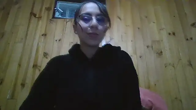 Roselingalvis13 online show from November 19, 2025, 2:44 am