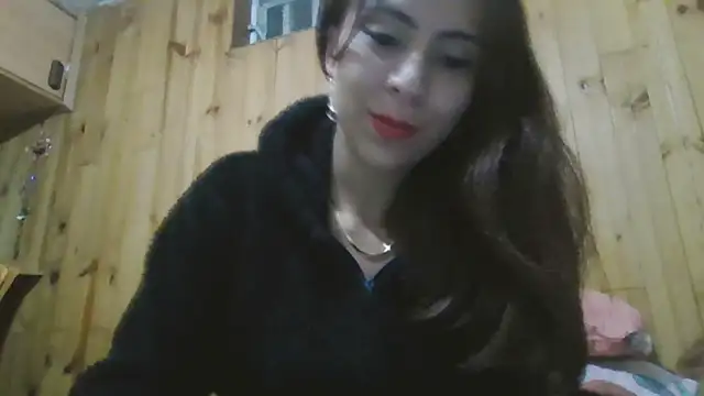 Snapshot of Roselingalvis13 chatting on September 15, 2025, 2:34 am Roselingalvis13 online show from September 15, 2025, 2:34 am