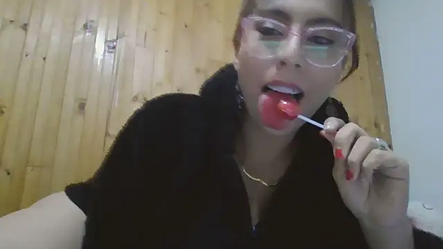 Snapshot of Roselingalvis13 chatting on October 1, 2025, 3:11 am Roselingalvis13 online show from October 1, 2025, 3:11 am