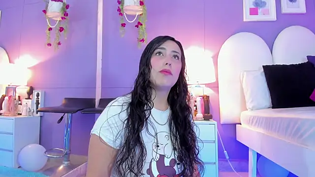 Snapshot of my_aleja_ chatting on October 6, 2025, 12:28 pm my aleja online show from October 6, 2025, 12:28 pm