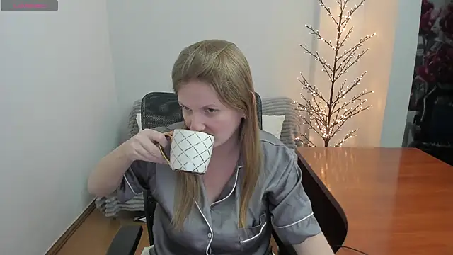 Alisha Skyes online show from December 20, 2025, 6:44 pm