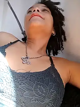 Snapshot of ChloeRaviss chatting on November 30, 2025, 2:07 pm ChloeRaviss online show from November 30, 2025, 2:07 pm